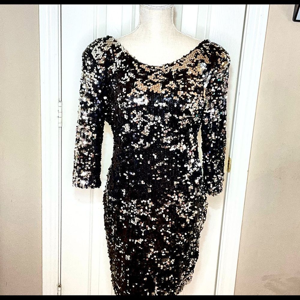 NWOT Women’s Size Medium Blaque Label Hi-Lo Black/Silver All Sequin Short Dress